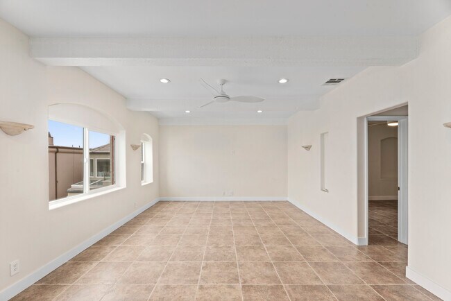 Building Photo - 3309 Highland Ave