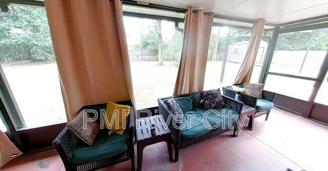 Building Photo - 5998 Greenwillow Ln S