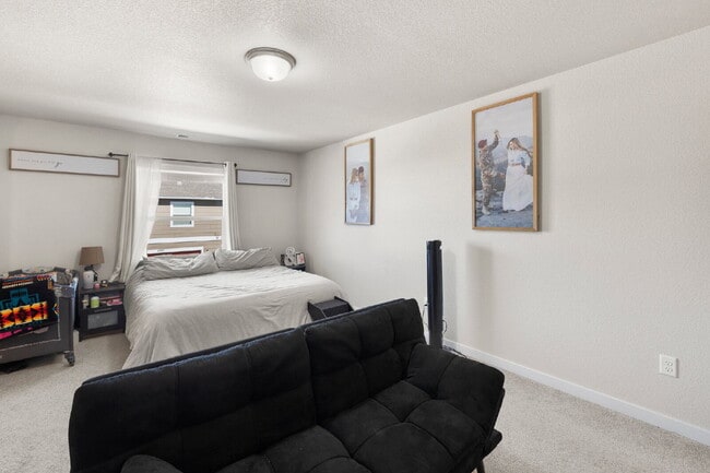 Building Photo - Modern 3 Bed Townhome with Garage – Water ...