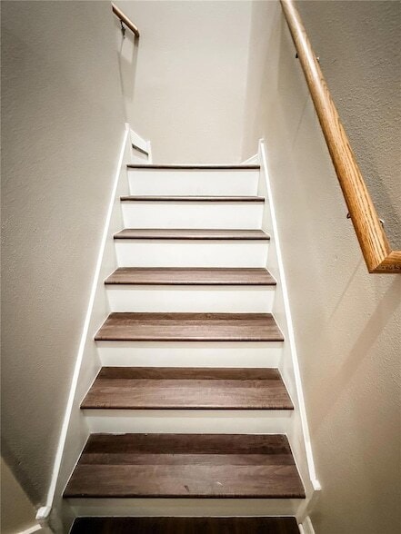 Building Photo - 10144 Arbor Run Dr