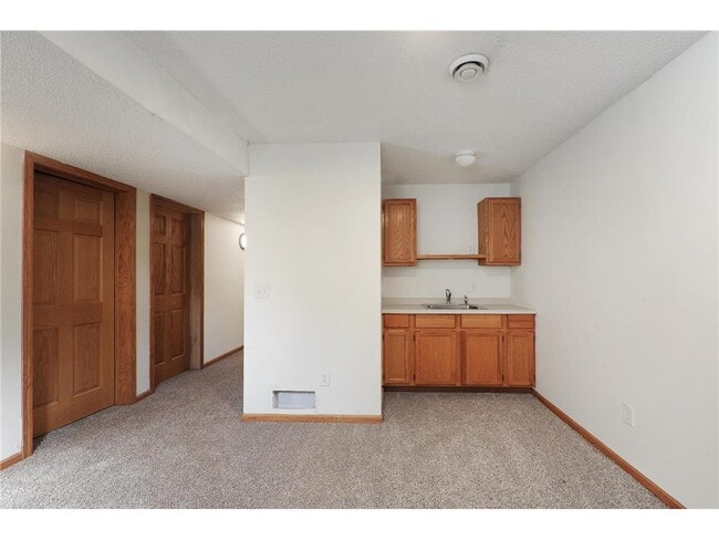 Building Photo - 1065 23rd Ave SE