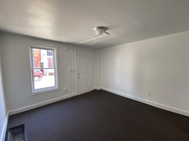 Building Photo - 530 S Duke St