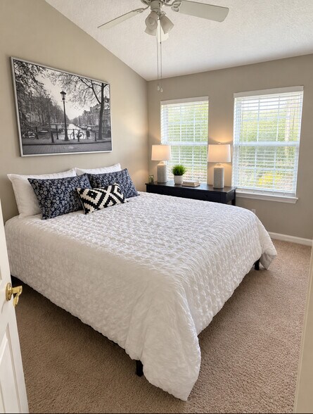 Building Photo - 3015 Bayshore Pointe Dr