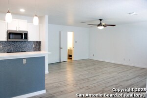 Building Photo - 46 Viking Oak