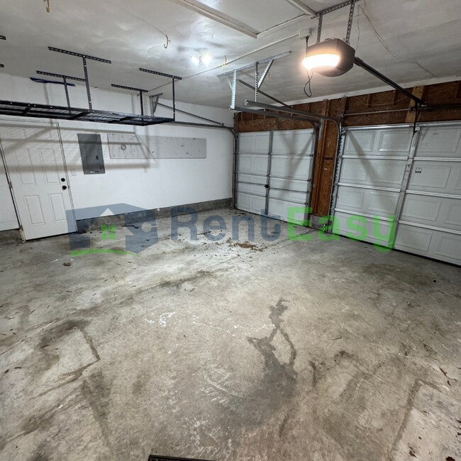 Building Photo - 2038 Coral Ivy Ln