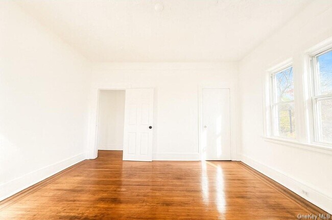 Building Photo - 194 Summit Ave