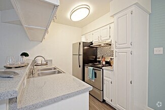 Building Photo - Pebble Creek