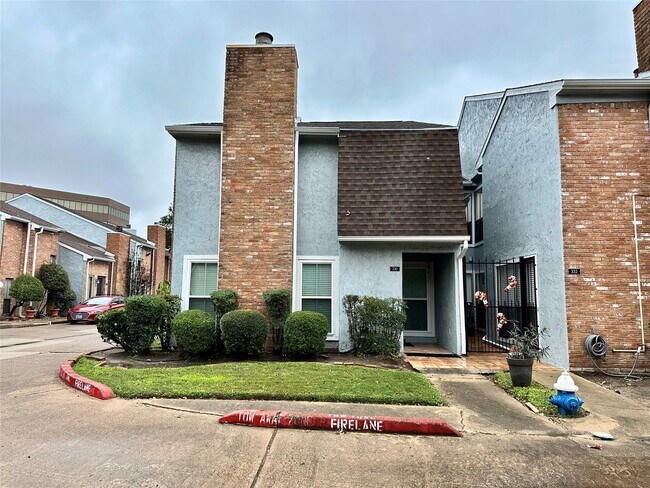 Building Photo - 3200 S Gessner Rd