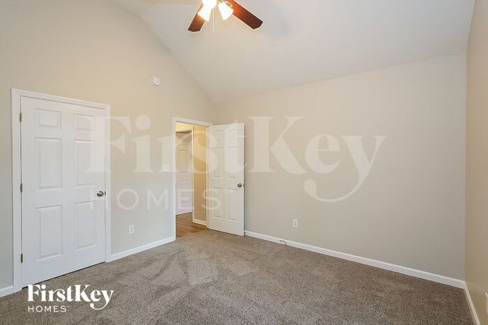 Building Photo - 339 Bayhill Dr