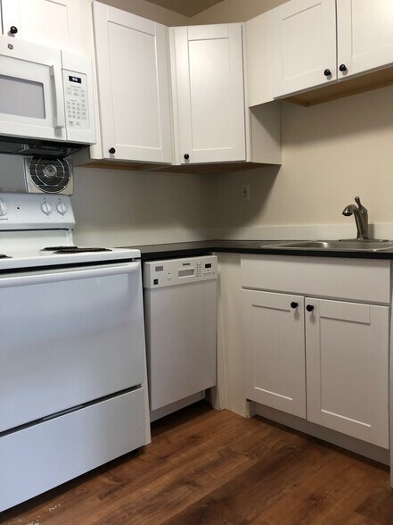 Building Photo - 3602 NE 73rd Pl