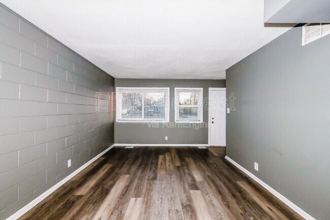 Building Photo - 6062 E 16th St