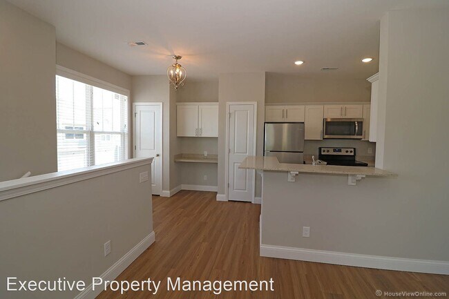 Building Photo - 2028 Walden Pond Way
