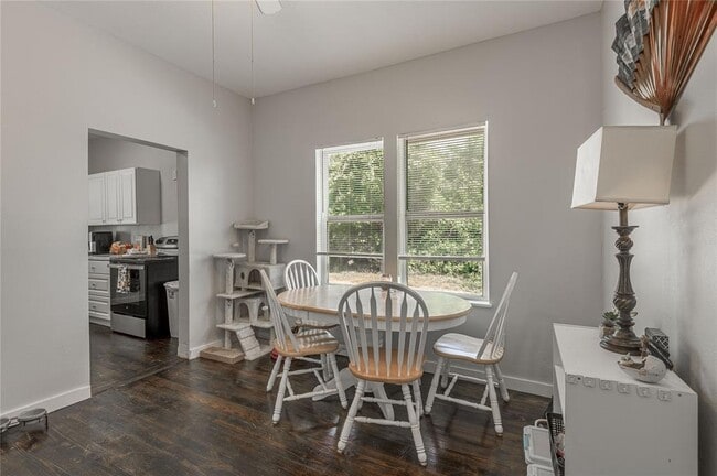 Building Photo - 3210 Elks Dr