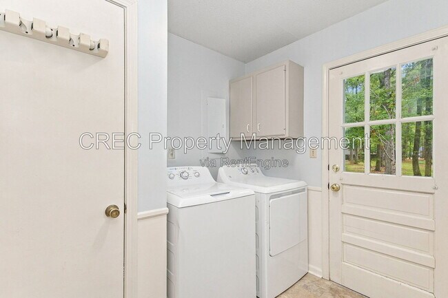 Building Photo - 321 Shaftesbury Ln