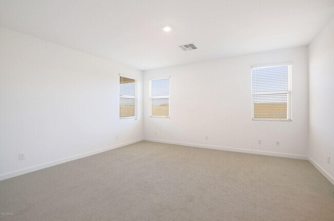 Building Photo - 16581 W Charlotte Dr