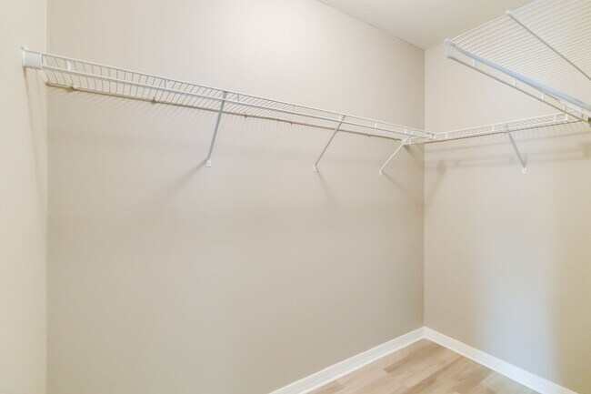 Building Photo - Beautiful 4/2 Energy Efficient Home in St. Cloud w/ Fully Fenced Yard