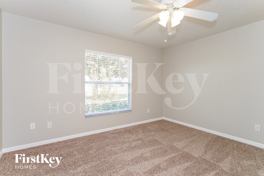 Building Photo - 10934 Crescent Ridge Loop