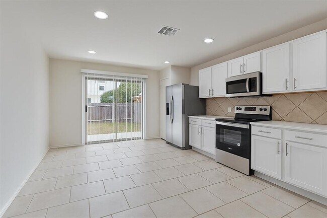 Building Photo - 7432 Cayenne Ln