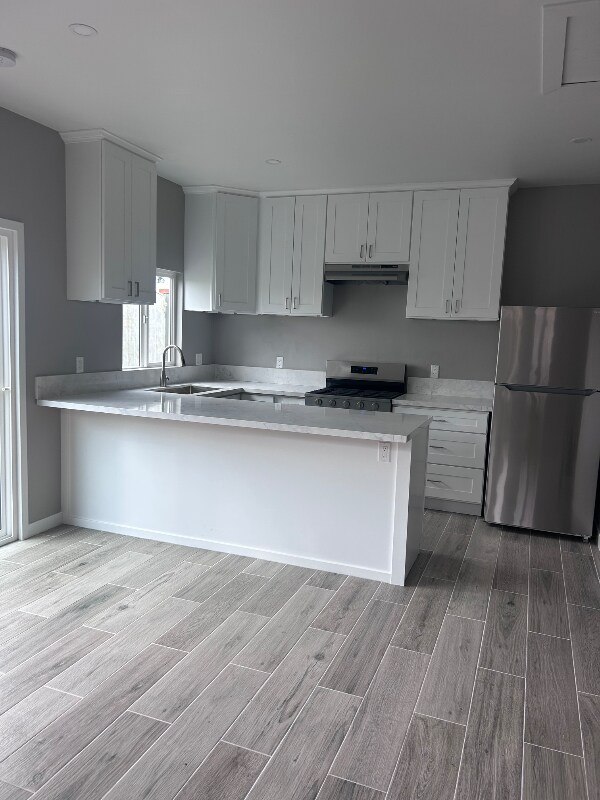 Building Photo - 699 Dennis Ave