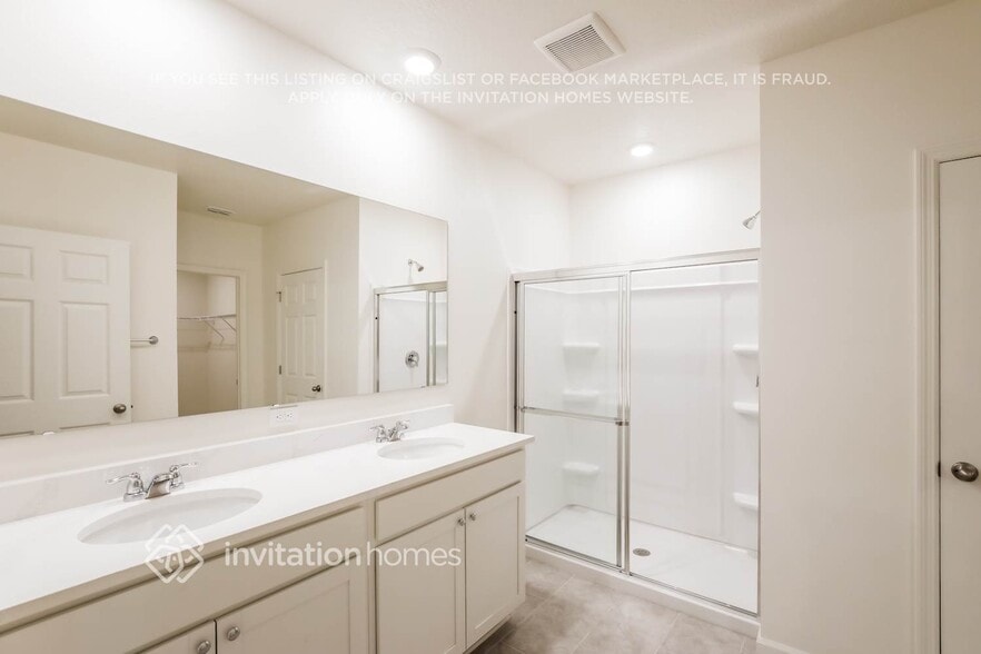 Building Photo - 9671 Seaspray Dr