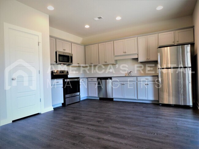 Building Photo - Home for Rent in Jasper, AL...AVAILABLE TO...