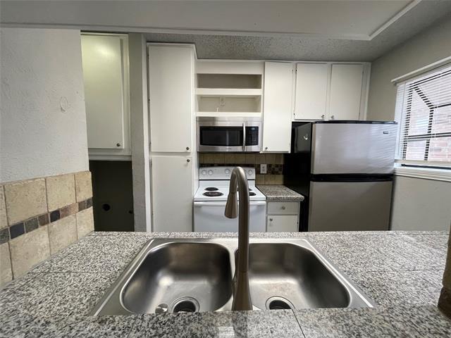 Building Photo - 602 Bellaire Dr