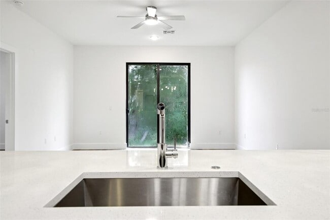 Building Photo - 10368 Port Everglades St