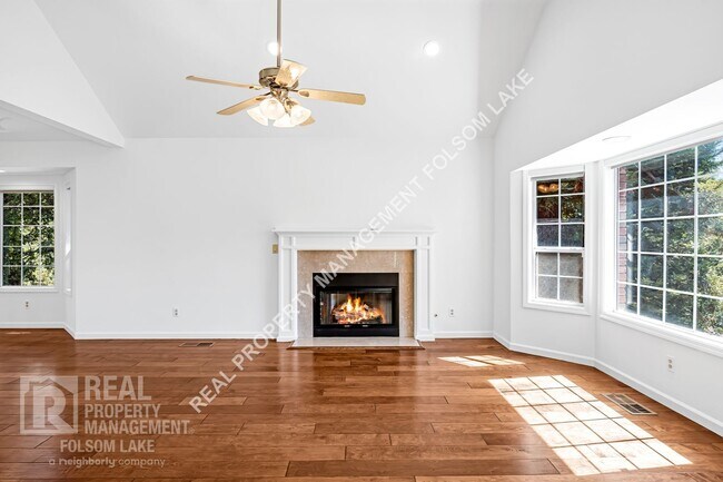 Building Photo - Beautiful 4bd 3ba home in Los Cerros Neigh...