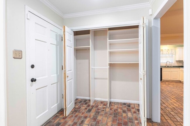 Building Photo - 101 Wakefield Dr