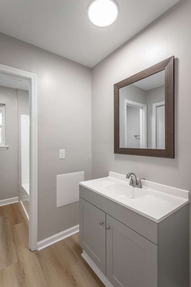 Building Photo - 2703 E 25th St