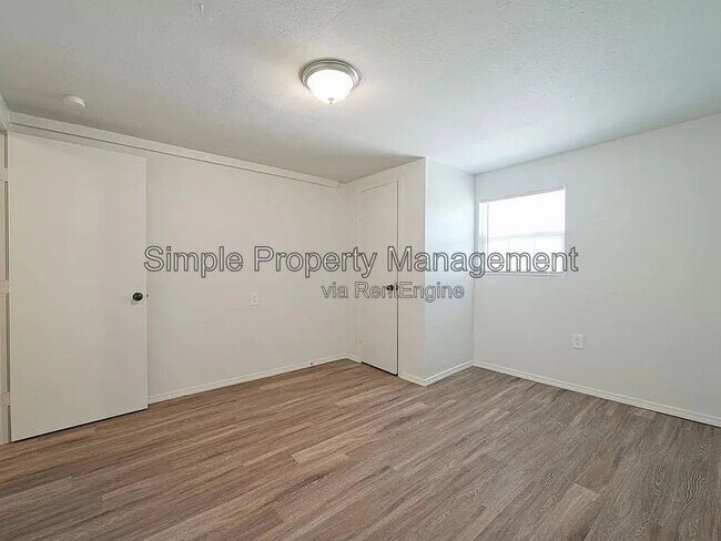 Building Photo - 605 NW 113th St