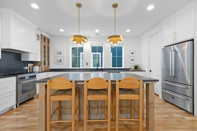 Building Photo - Luxury Rental in the Heart of the Rose District