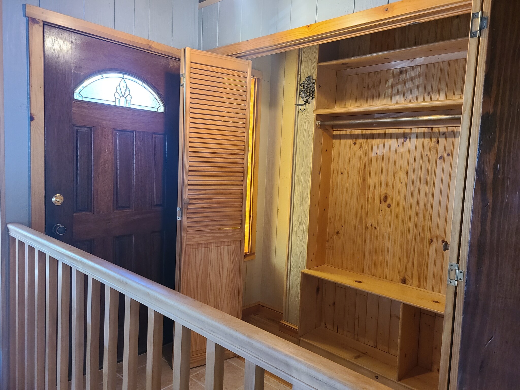 Building Photo - 15325 Acacia Way