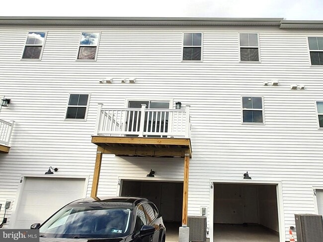 Building Photo - 3 Wafer Aly