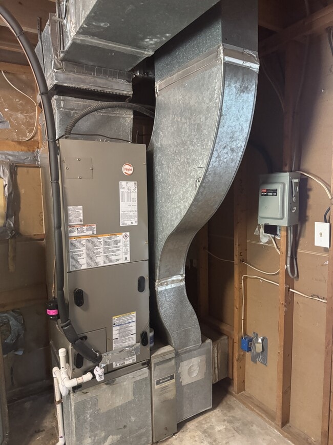 Building Photo - 4902 Cord Ct