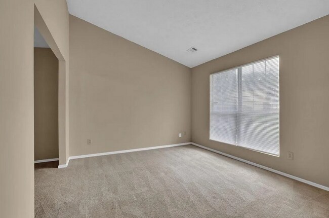 Building Photo - 3 bed 2 bath Elegant House in Dekalb!