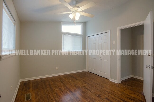 Building Photo - 1606 Oaken Trail