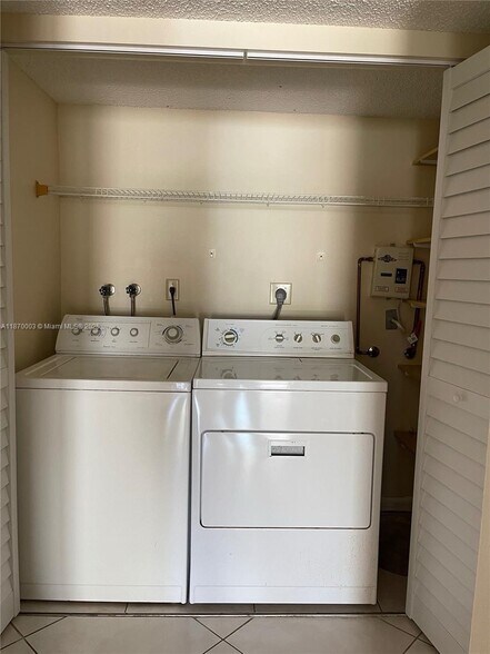 Building Photo - 1301 SW 124th Ct