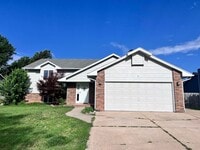 Building Photo - 1819 S Cranbrook Ave