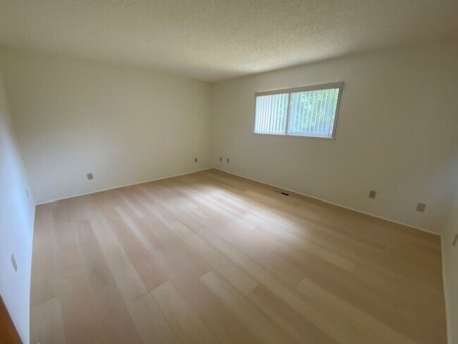 Building Photo - 11755 Tam O'Shanter Dr