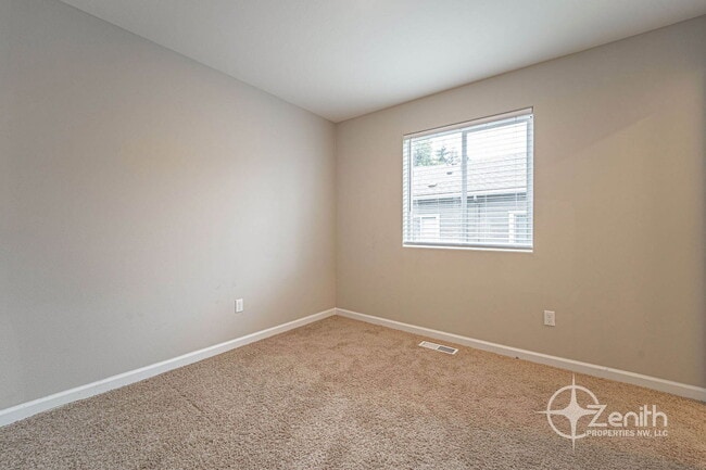 Building Photo - 2009 NE 102nd Cir