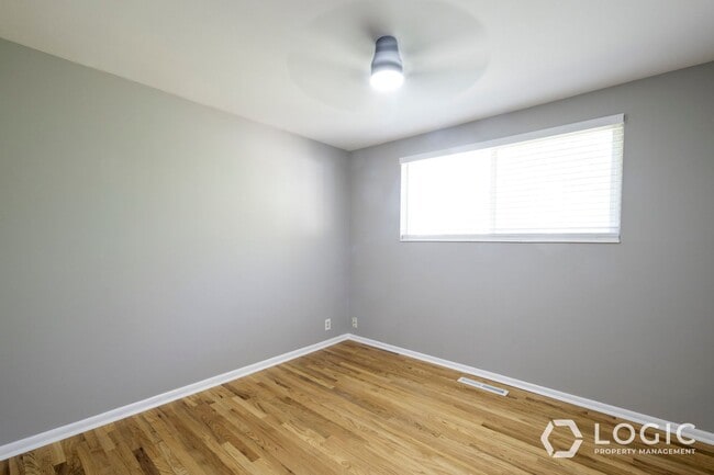Building Photo - Stunning Single Family Home In Excellent L...
