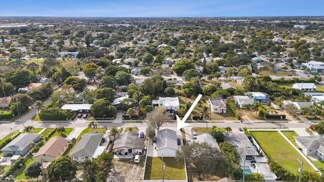 Building Photo - 229 SW 1st Ave