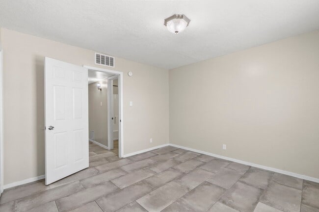 Building Photo - 3702 Keltner Ave