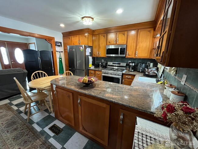 Building Photo - 7 Sparta Ct