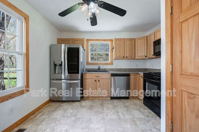 Building Photo - 35 Hedgecock Farm