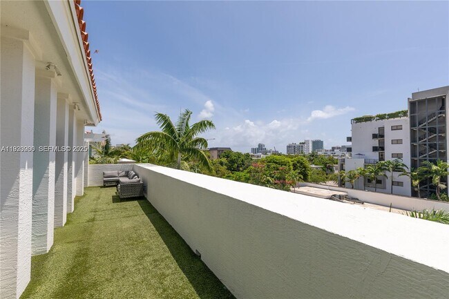 Building Photo - 1150 98th St