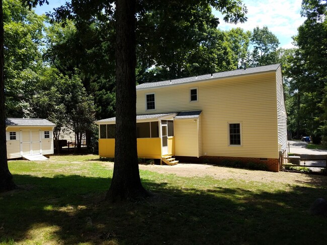 Building Photo - 3 Bedroom home