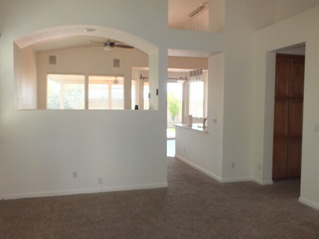 Building Photo - 3/2 Folsom Broadstone Village with outdoor...