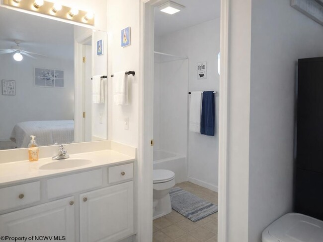 Building Photo - 1340 Headlee Ave